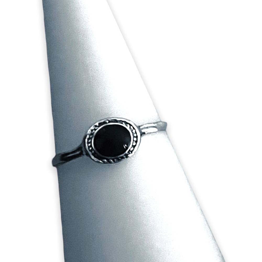 New Boho Minimalist Handmade Sterling Silver Black Acrylic Round Ring - Picture 2 of 7
